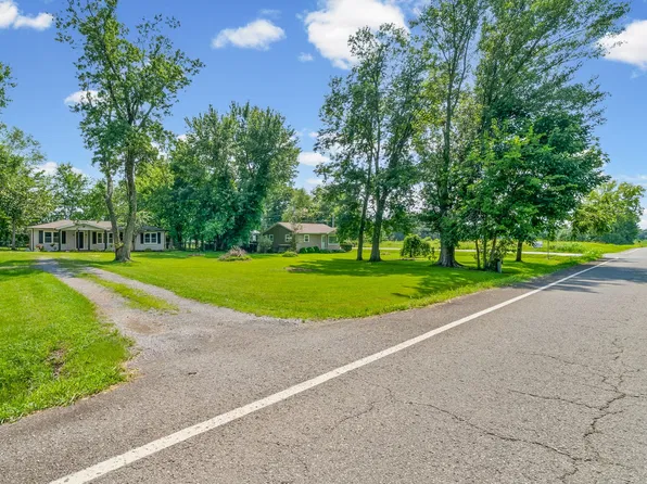 3594 Oakwood Rd, Woodlawn, TN 37191
