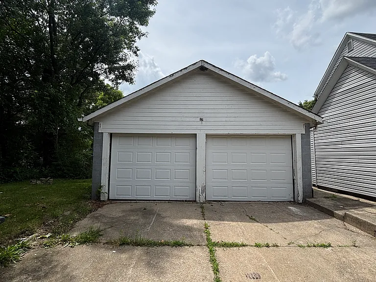 1248 Newton St — Photo 4
