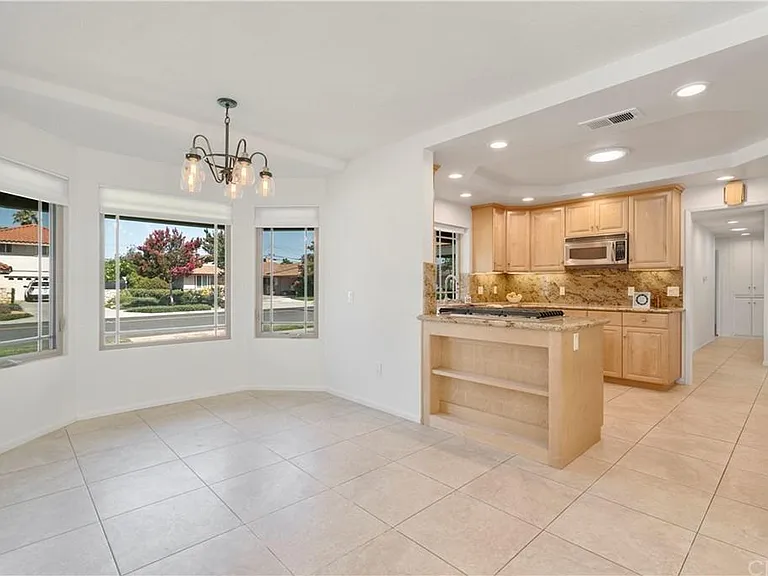 5070 Chapala Dr — Photo 3