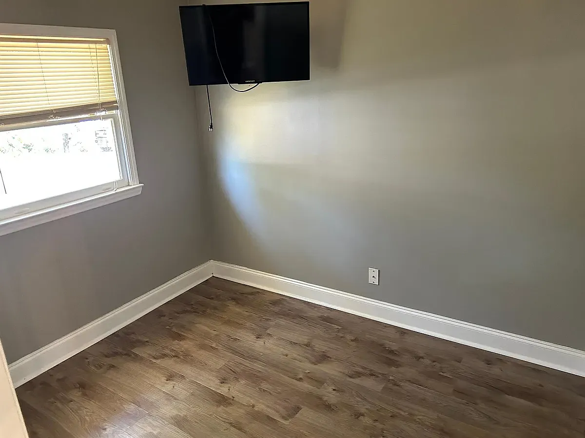 3 bed, 920 sqft, $1,750 — Photo 2