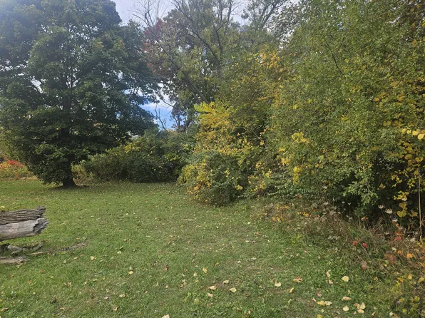 238 Pine St, Benton Harbor, MI 49022