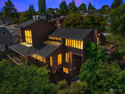 3444 9th Avenue W, Seattle, WA, 98119