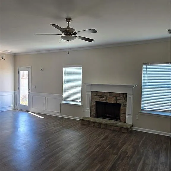 326 Melody Ln — Photo 4