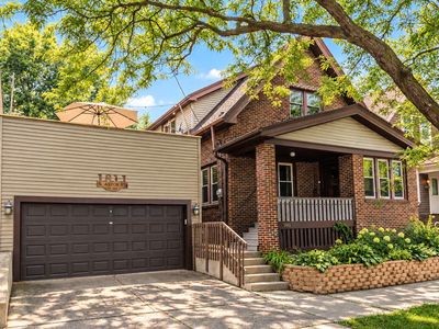 1811 N Astor STREET, Milwaukee, WI, 53202
