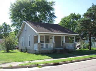 308 N 5th St, Charleston, IL 61920