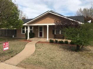 512 N Main St, Shamrock, TX 79079