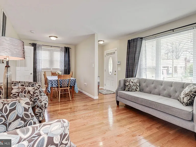 2711 Edfeldt Dr — Photo 1