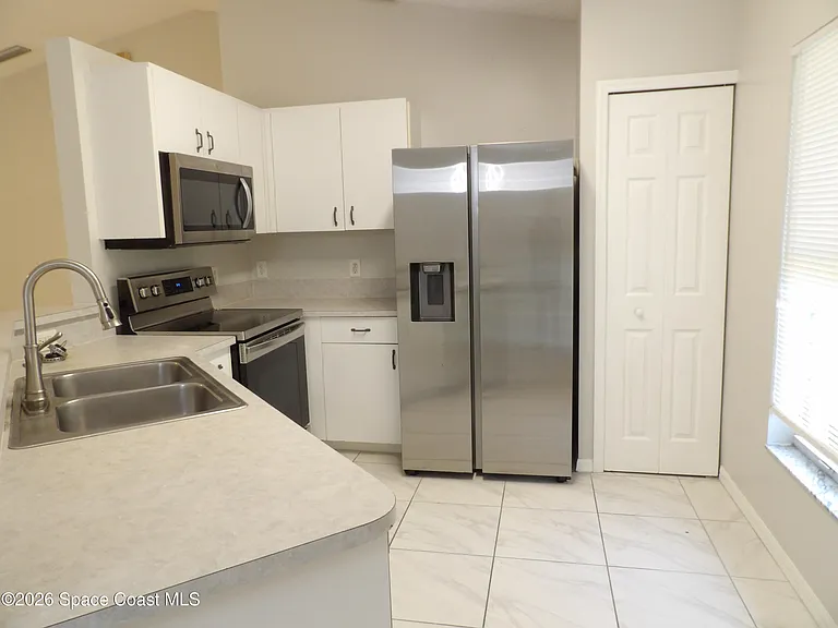 998 Camden Ave NW — Photo 9