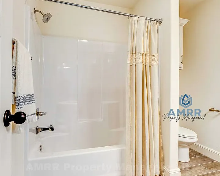 1718 Farmer St — Photo 18