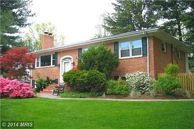 1036 Carper St Photo 1