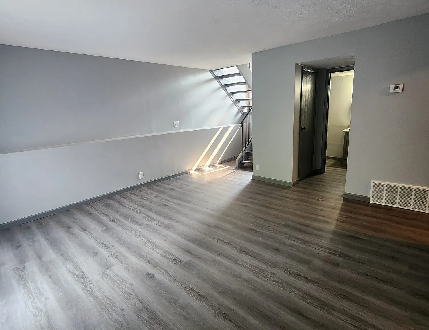 2 bed, 1.5 bath, 1050 sqft, $1,350 — Photo 4