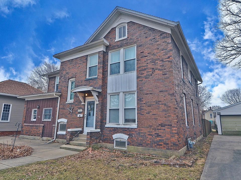 1st image of 213 W Washington St
