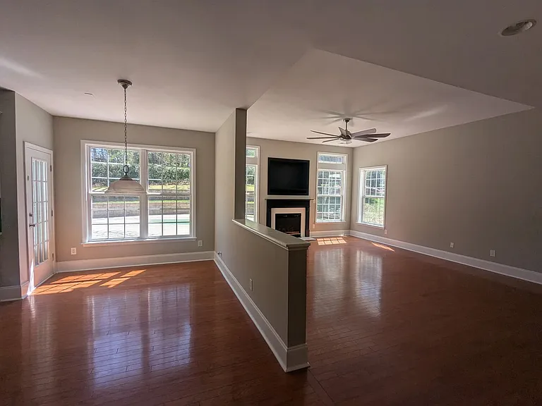 7894 Woodmere Dr — Photo 14