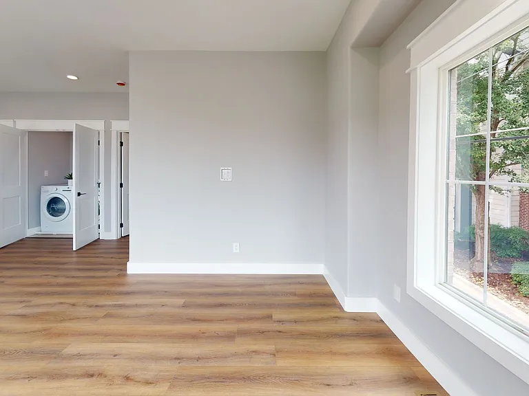 115 20th St SW #5 — Photo 6