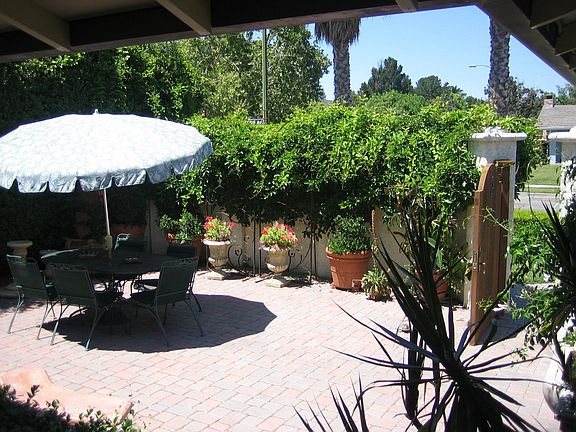 Private Courtyard Entrance