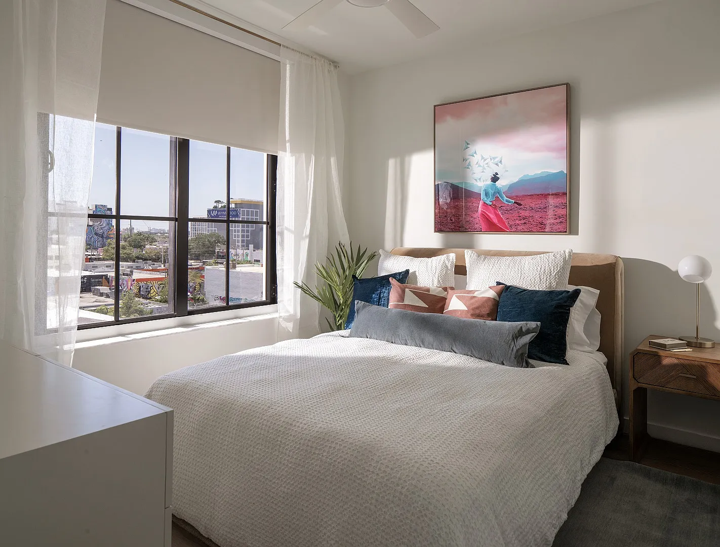 2 bed, 994 sqft, $3,280 — Photo 4
