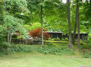 2377 Magog Rd, Palmyra, NY 14522