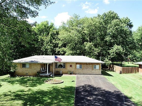 2nd image of 3844 Wildwood Dr