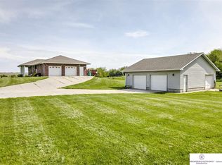 12817 Cindy Ln, Plattsmouth, NE 68048
