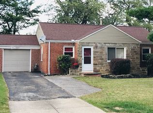 6607 Ridgeview Rd, Mayfield Heights, OH 44124