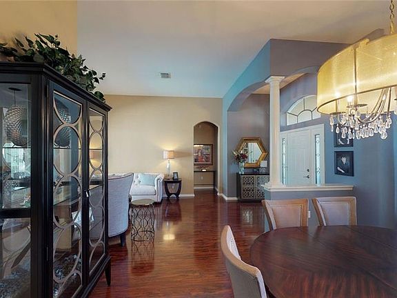 4th image of 3036 Sutton Woods Dr