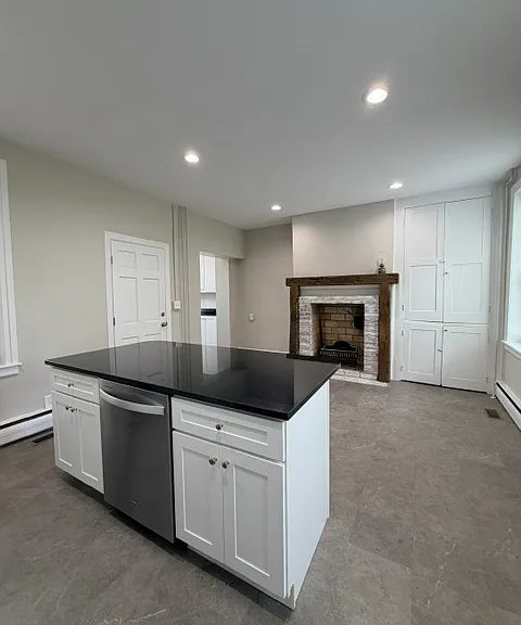 1361 Old Manchester Rd — Photo 8