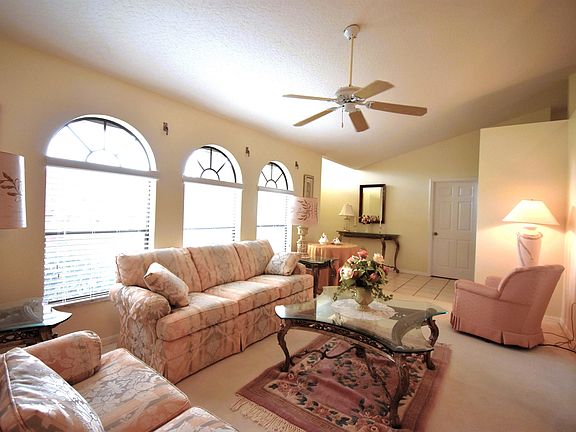 4th image of 1920 Glen Meadows Cir