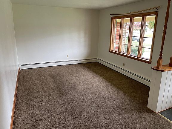 4th image of 3319 Crittendon Ave NW