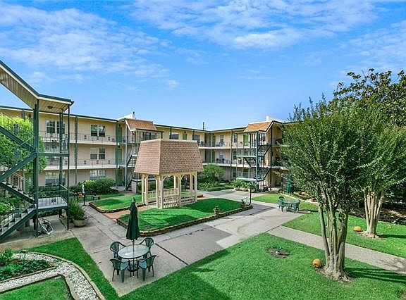 4th image of 2720 Whitney Pl APT 408