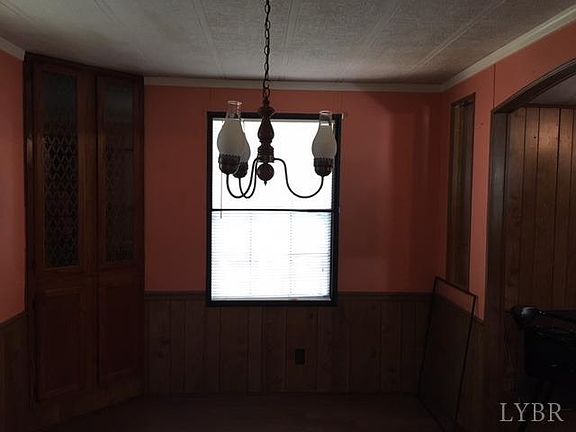 4th image of 2732 Buffalo Springs Tpke
