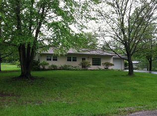 50 Pineview Rd, Carbondale, IL 62901