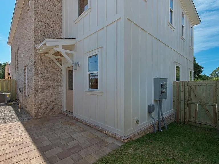 431 Adams Ave — Photo 25