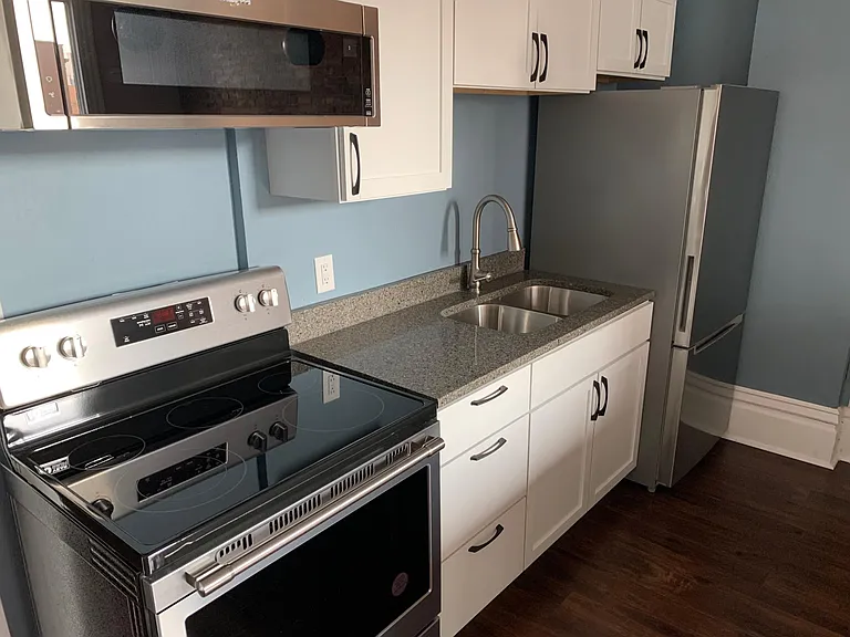 107 N Court St #B — Photo 4