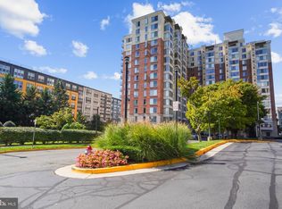 2726 Gallows Rd APT 803, Vienna, VA 22180