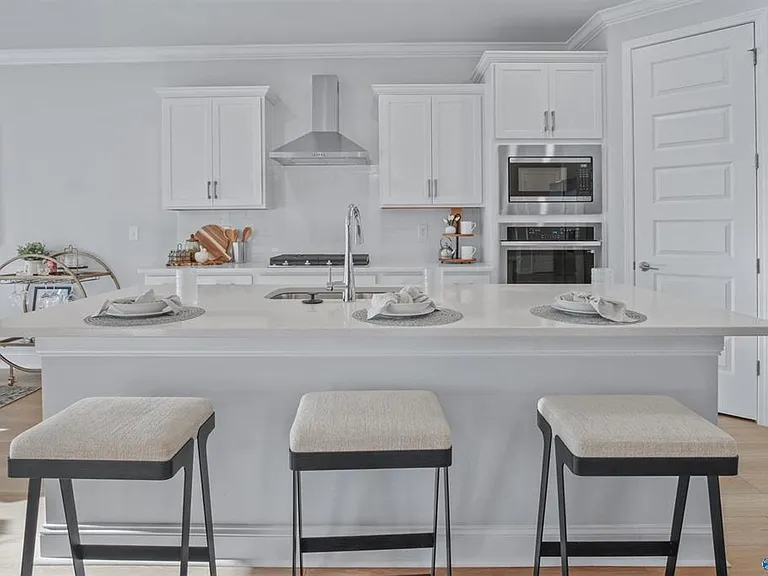 22879 Ansley Dr — Photo 2