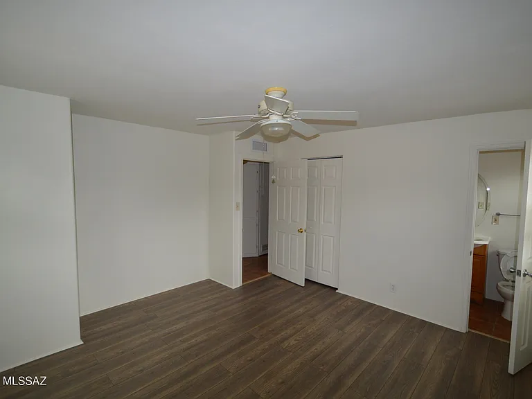 3957 E Hampton Pl — Photo 6