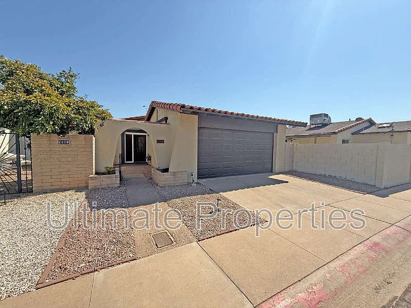 3 bed, 1.5 bath, 966 sqft, $1,945 — Photo 3