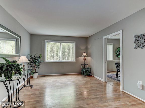 4th image of 2682 Seville Cir