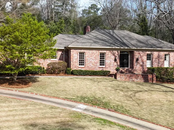 3352 Brookwood Rd, Mountain Brook, AL 35223