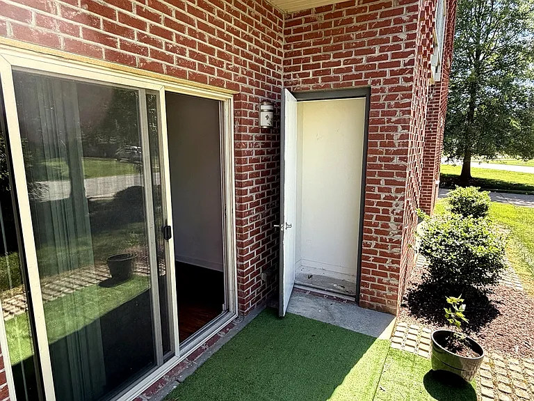 1102 Abbeywood Rd #2 — Photo 9