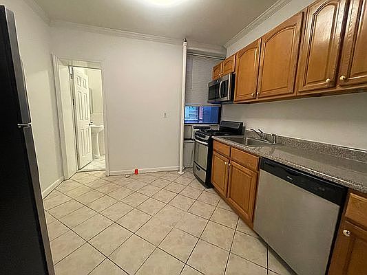 1st image of 307 E 85th St #5E