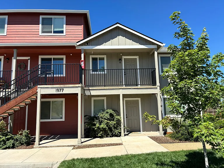 1977 Sky Park Dr — Photo 1