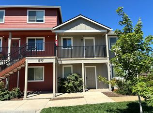 1977 Sky Park Dr, Medford, OR 97504