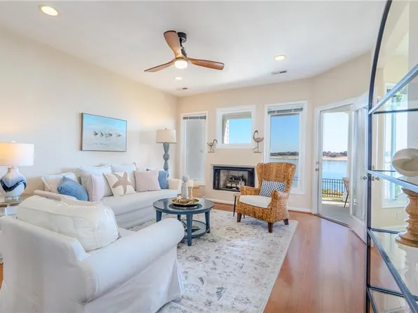 9494 Bay Front Dr, Norfolk, VA 23518