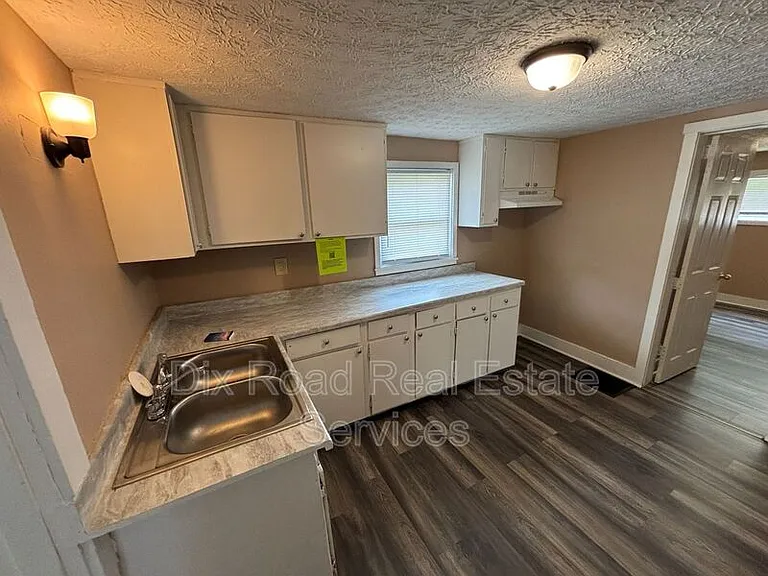1211 Franklin St — Photo 11