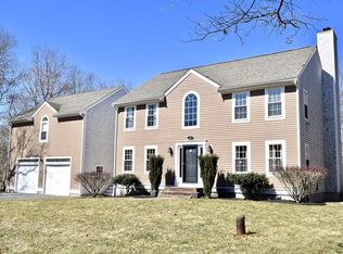 5 Mockingbird Path, Dartmouth, MA 02747