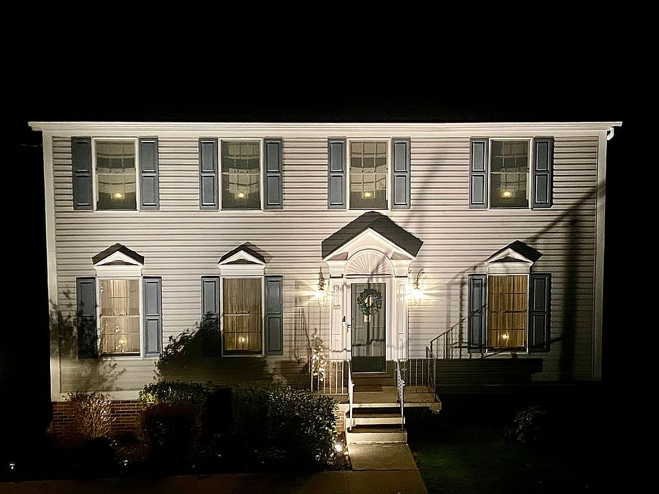 1st image of 4744 Greenwood Dr