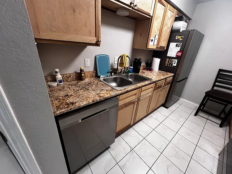 2214 Lavern St #B — Photo 4