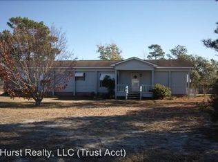 109 S Queens St, Hubert, NC 28539