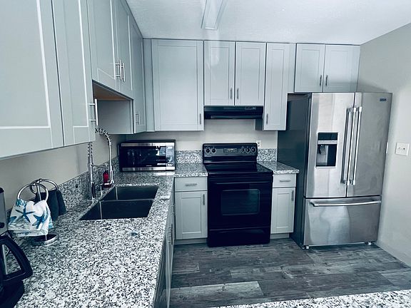 3rd image of 4525 Zachary Way #1